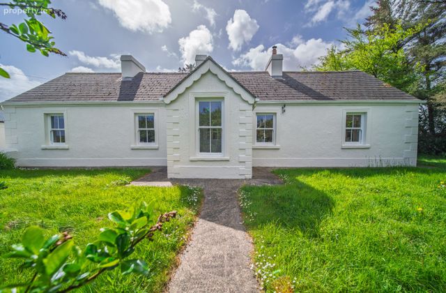 Foghill, Carrowmore Lacken, Cashel, Co. Mayo - Click to view photos