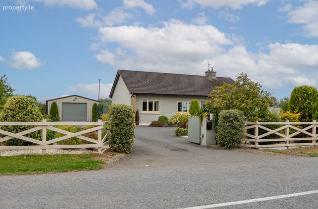 Holly Field, Milestown, Castlebellingham, Co. Louth - Click to view photos