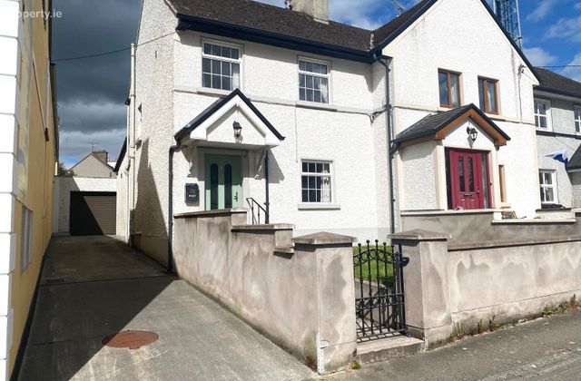 1 Upper York Street, Castleblayney, Castleblayney, Co. Monaghan - Click to view photos