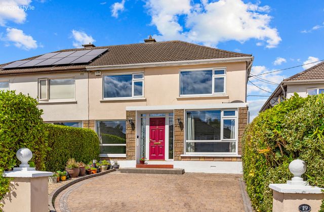 19 Ardmeen Park Blackrock, Co. Dublin, Blackrock, Co. Dublin - Click to view photos