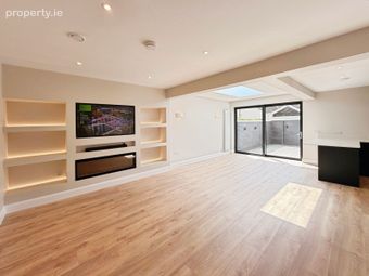 21 Saint Joseph's Park, The Lough, Co. Cork - Image 2