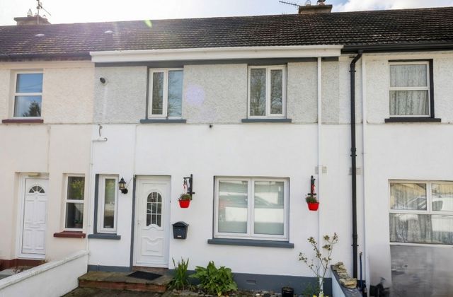 11 Marian Avenue, Carrick-on-Suir, Co. Tipperary - Click to view photos