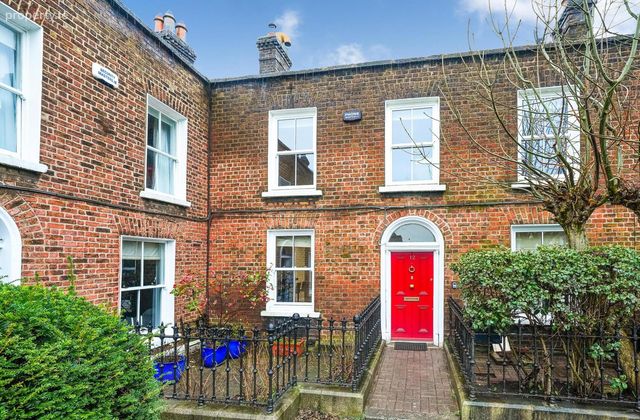 12 Albert Place East, Dublin 2, Grand Canal Dock, Dublin 2 - Click to view photos