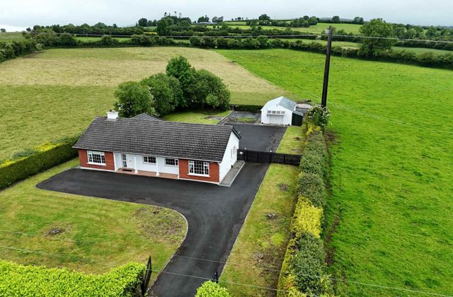College Hill, Ballycahill, Templemore, Co. Tipperary - Click to view photos