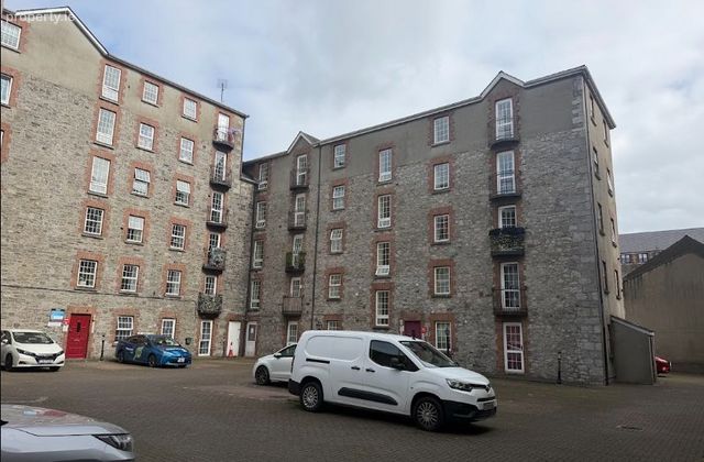 Apartment 6, Block B, Kermon House, The Mall, North Quay, Drogheda, Co. Louth - Click to view photos