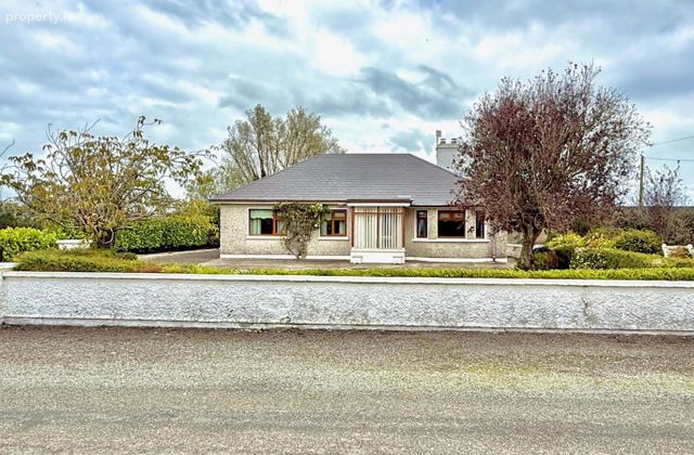 Moanleana, Newcastle West, Co. Limerick - Click to view photos