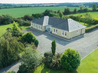 Hillview Farm, Barnaviddane, Inch, Co. Cork