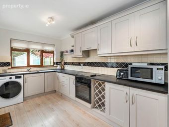 19 Woodview Park, Castleknock, Dublin, Castleknock, Dublin 15 - Image 4