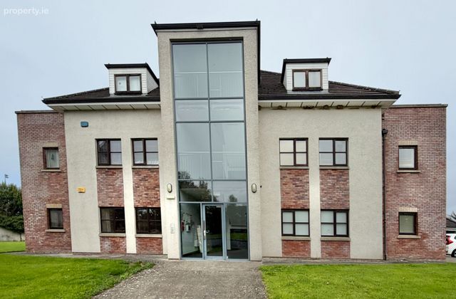 121 Ath Lethan, Racecourse Road, Dundalk, Co. Louth - Click to view photos