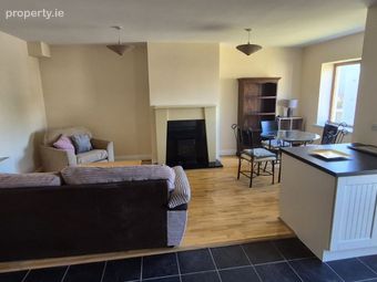 11 Holly House, Garrane Darra, Wilton, Co. Cork - Image 2