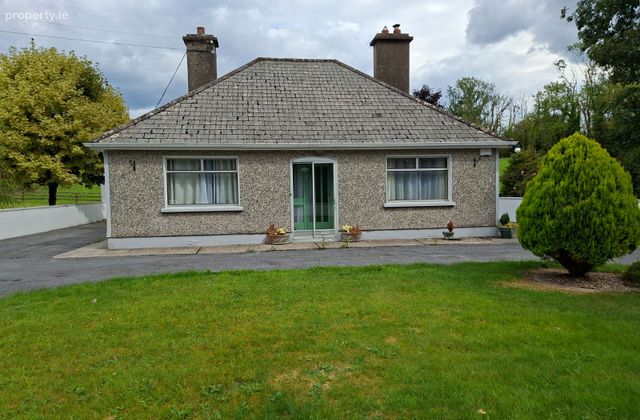 Knockadoon, Tulla, O'Callaghans Mills, Co. Clare - Click to view photos