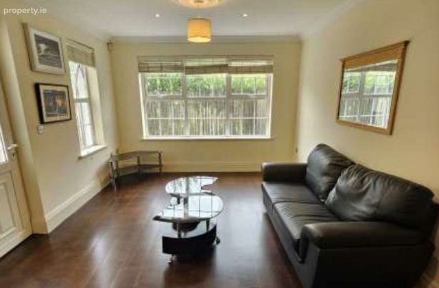 Bun Na Leaca, Upper Newcaste, Newcastle, Co. Galway - Click to view photos