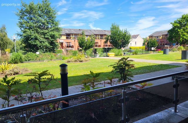 Knockmaree, Chapelizod, Dublin 20 - Click to view photos