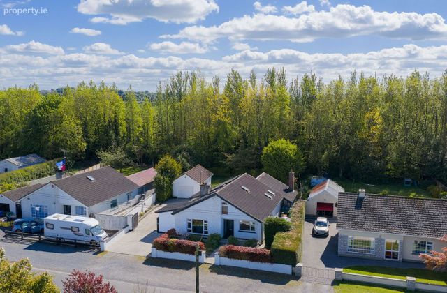 Cullionbeg, Mullingar, Co. Westmeath - Click to view photos