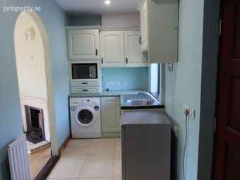 40 The Crescent, Castleblayney, Co. Monaghan - Image 4