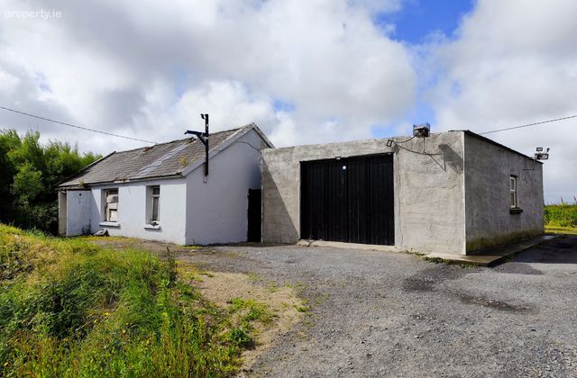 Newtown, Doonbeg, Co. Clare - Click to view photos
