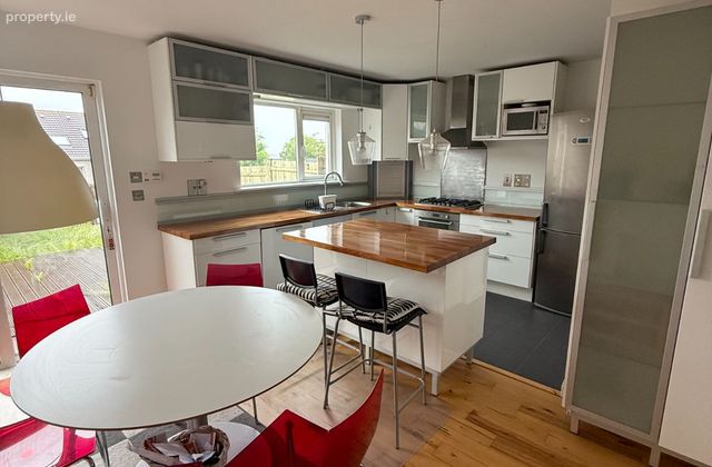 The Crescent, Greenvalley, Donnybrook, Co. Cork - Click to view photos