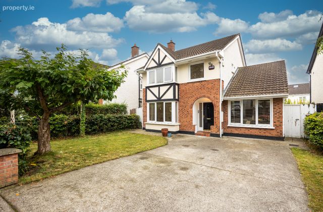 10 Luttrellstown Oaks, Carpenterstown, Dublin 15 - Click to view photos