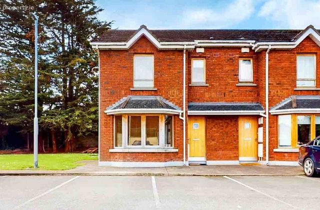 13 Collis Court, Swords, Co. Dublin - Click to view photos