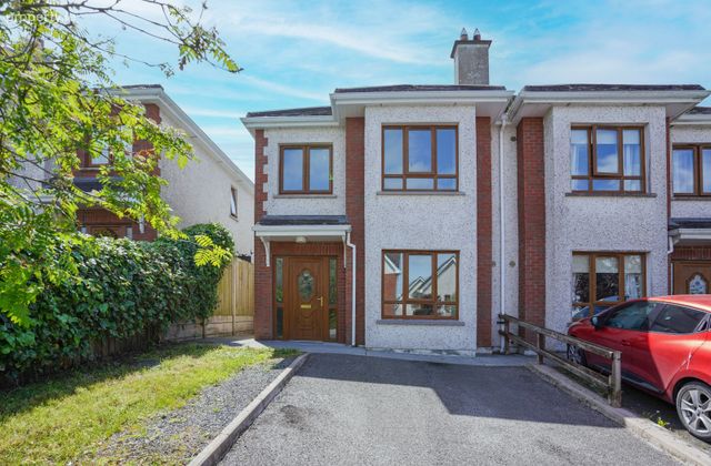 43 An Tor Aonarach, Kingscourt, Co. Cavan - Click to view photos