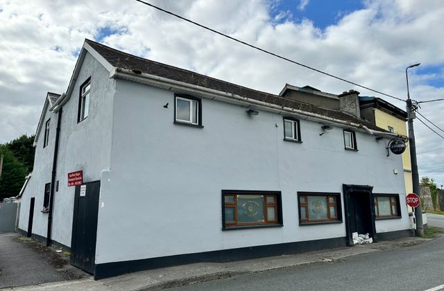 The Bridge Inn, Old Bridge Street, Freshford, Co. Kilkenny, Freshford, Co. Kilkenny - Click to view photos