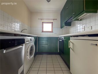 11 Aras Na Tra, Cois Cuain, Salthill, Galway, Salthill, Co. Galway - Image 4