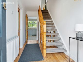 33 Ballinteer Crescent, Dublin 16, Ballinteer, Dublin 16 - Image 2