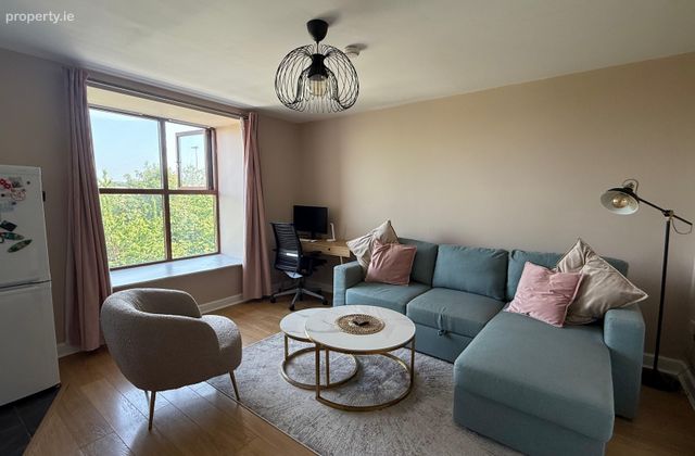 Castlegate Dene, Adamstown Castle, Lucan, Co. Dublin, Adamstown, Co. Dublin - Click to view photos
