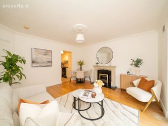 109 Kerrymount, Kilgobbin Wood, Sandyford, Dublin 18 - Image 2