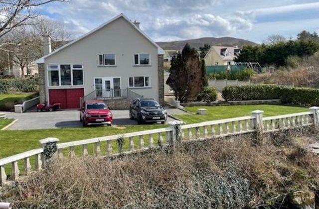 Ardrinane House, Lower Main Street, Annascaul, Anascaul, Co. Kerry - Click to view photos