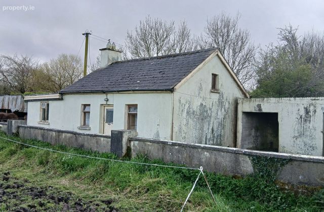 Lyredaowen, Rathmore, Millstreet, Co. Cork - Click to view photos