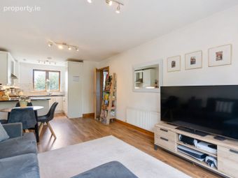11 Belarmine Park, Stepaside, Dublin 18, Stepaside, Dublin 18 - Image 4