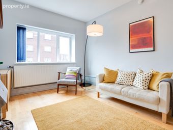 63 Oak House, Mespil Estate, Dublin 4 - Image 2