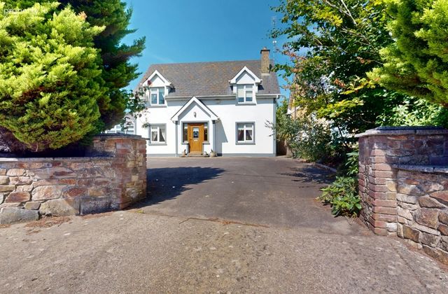 2 Ballygarron, Kilmuckridge, Co. Wexford, Kilmuckridge, Co. Wexford - Click to view photos