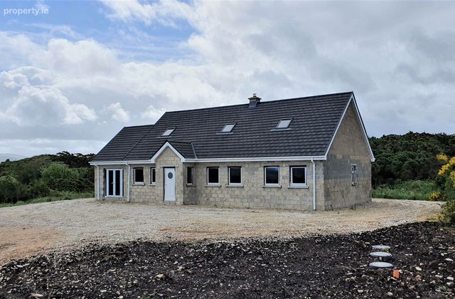 Cruckakeehan, Annagry, Loughanure, Co. Donegal - Click to view photos