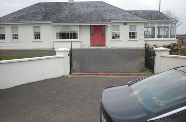 Ballytrehy, Clogheen, Cahir, Co. Tipperary, Clogheen, Co. Tipperary - Click to view photos