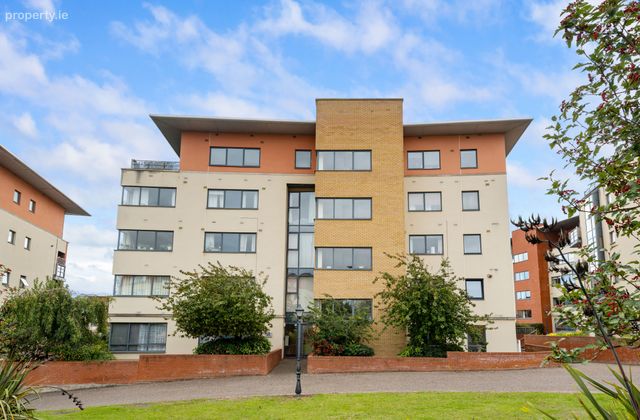 33 The Oval, Tullyvale, Cabinteely, Dublin 18, Cabinteely, Dublin 18 - Click to view photos