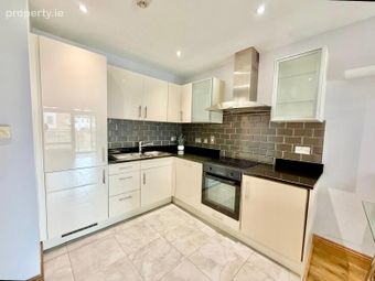 Apartment 38, Oak House, Carrickmines, Dublin 18 - Image 5