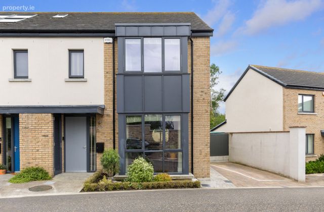 22 The Avenue, Carrickmines Manor, Carrickmines, Dublin 18 - Click to view photos