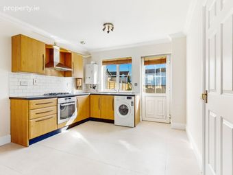 28 Barons Hall Grove, Barons Hall, Balbriggan, Co. Dublin - Image 3