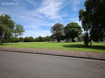 24 Summerstown Grove, Glasheen, Glasheen, Co. Cork - Image 2