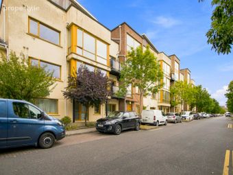 53 Hampton Wood Avenue, Finglas, Dublin 11 - Image 2