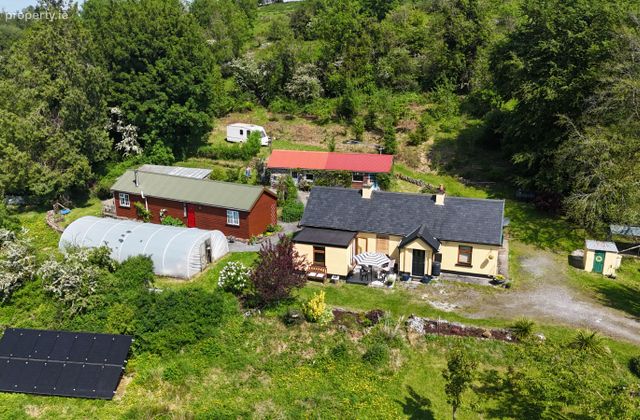 Derreenatawy, Ballyfarnon, Boyle, Co. Roscommon - Click to view photos