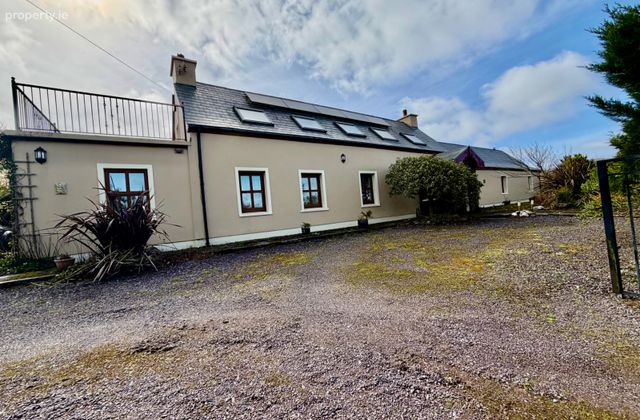 Lateeve Beg, Ballyferriter, Ballineanig, Co. Kerry - Click to view photos