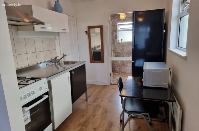 283 Killinarden Estate, Tallaght, Dublin 24 - Click to view photos