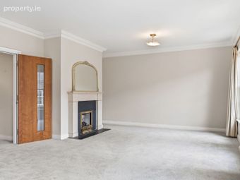 Apartment 19, Ely Mews, Roger's Lane, Dublin 2 - Image 3