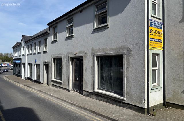 Cavendish Lane, Castlebar, Co. Mayo - Click to view photos