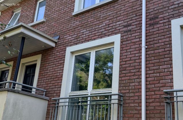 Cranmer Place, Cranmer Lane, Grand Canal Dock, Dublin 4 - Click to view photos