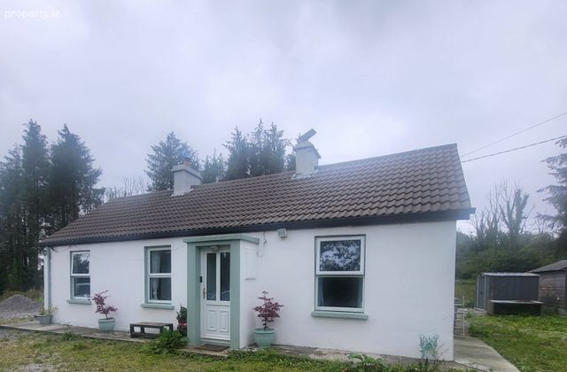 Pat Ali Cottage, Camagh, Ballinamore, Co. Leitrim - Click to view photos
