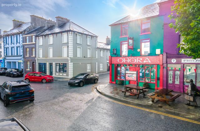 Teach &Oacute; Hora, Main Street, Kiltimagh, Kiltimagh, Co. Mayo - Click to view photos